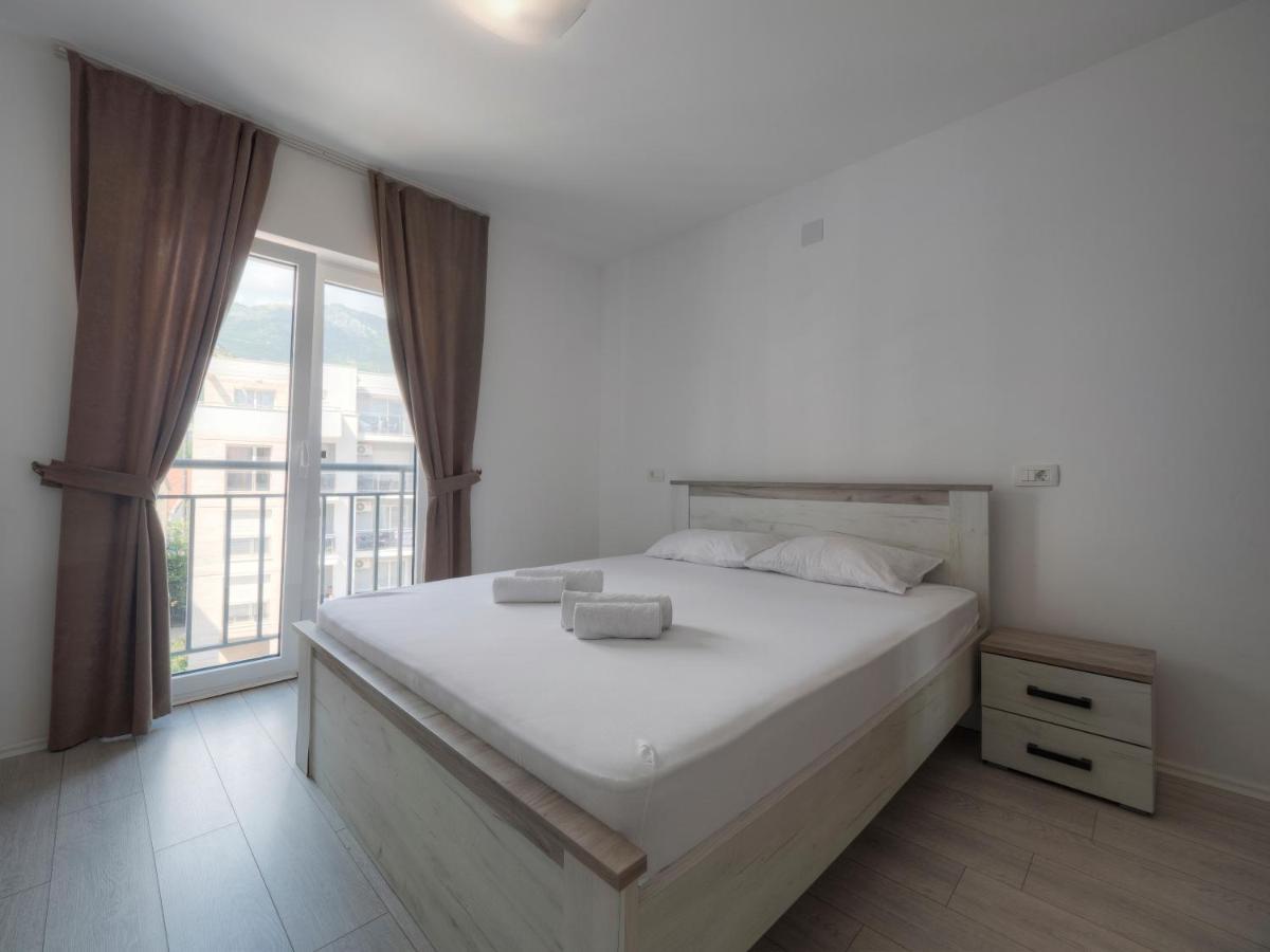 Family Three Bedroom Apartment Brando Будва Екстериор снимка