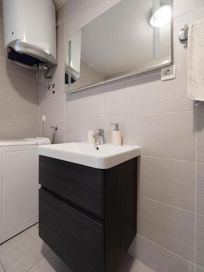 Family Three Bedroom Apartment Brando Будва Екстериор снимка