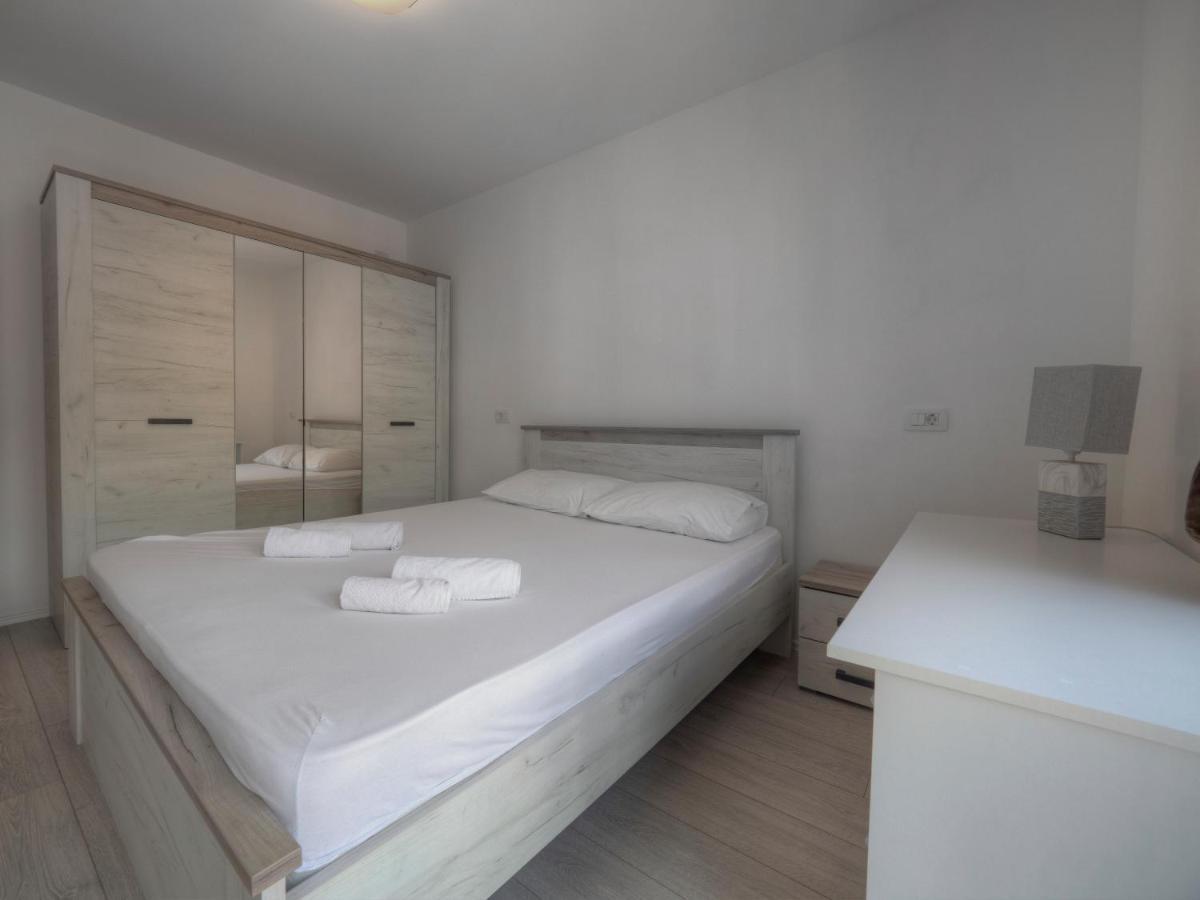 Family Three Bedroom Apartment Brando Будва Екстериор снимка