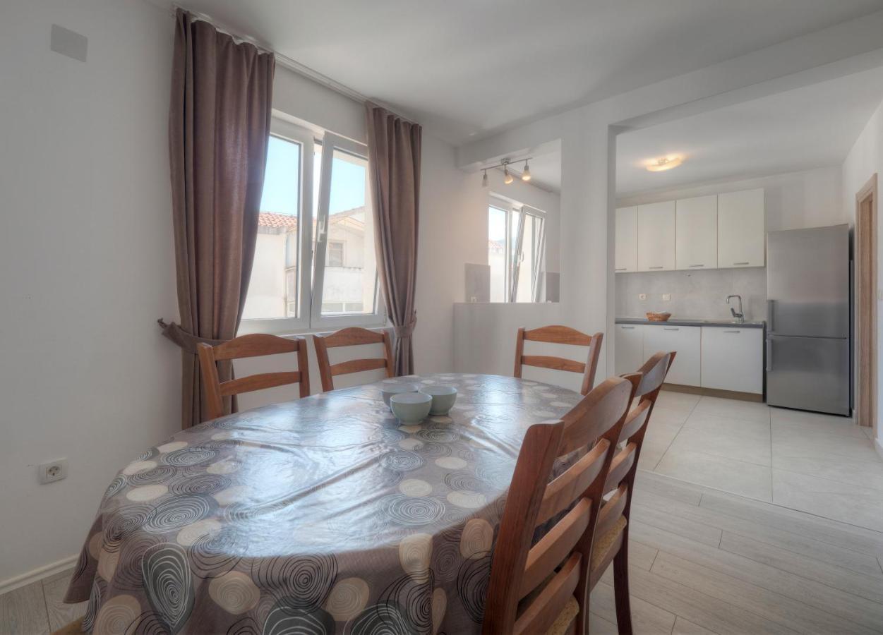 Family Three Bedroom Apartment Brando Будва Екстериор снимка