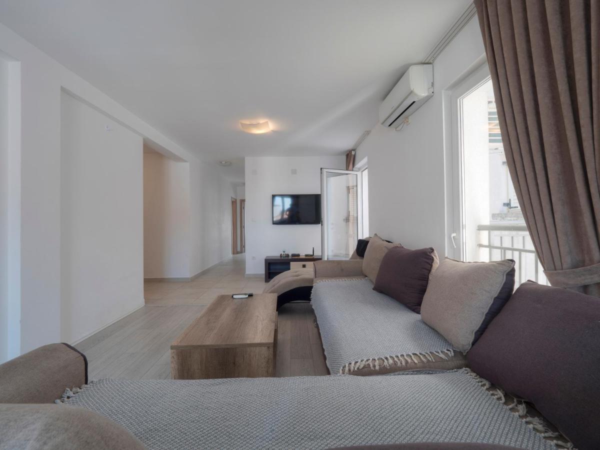 Family Three Bedroom Apartment Brando Будва Екстериор снимка