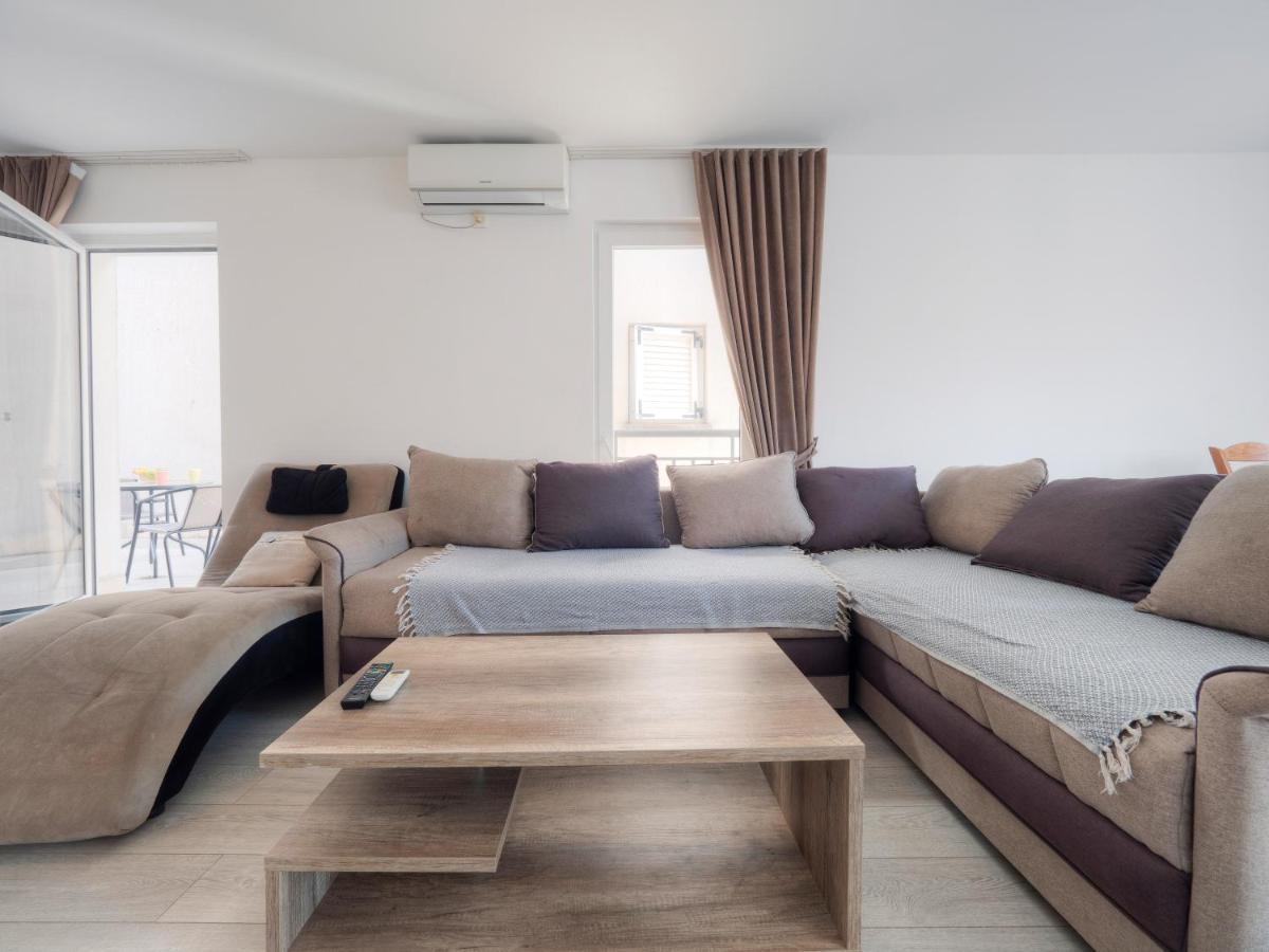 Family Three Bedroom Apartment Brando Будва Екстериор снимка